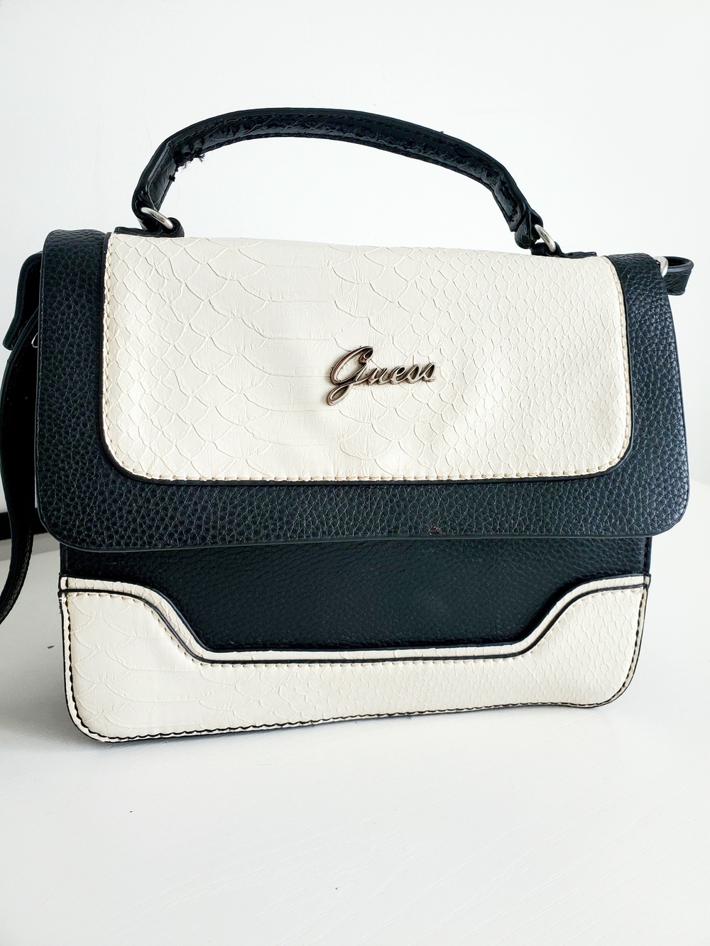 Guess Black and White Two-Tone Crossbody Satchel - Y2k